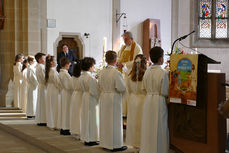 Feier der 1. Heiligen Kommunion in Sankt Crescentius (Foto: Karl-Franz Thiede)